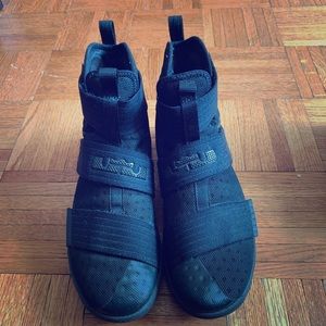 Men’s Nike Lebron Soldier X